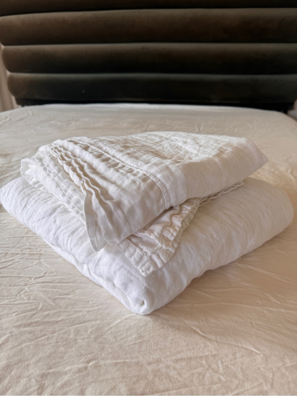 Parachute white linen King sheets - Picture 4 of 4